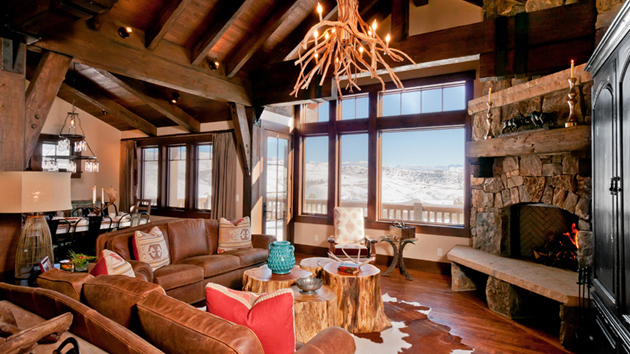 Antler chandeliers are appropriate furnishings for a Viking-themed room