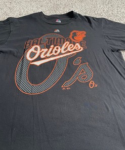 Baltimore Orioles MLB Men's Majestic Shirt Hoodie Sweatshirt - Great for Fans