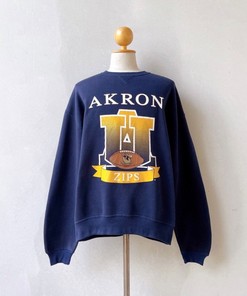 Bring back '90s vibes with this Athletic Sweatshirt, Sweatshirt, Gifts for Fans of the Akron Zips