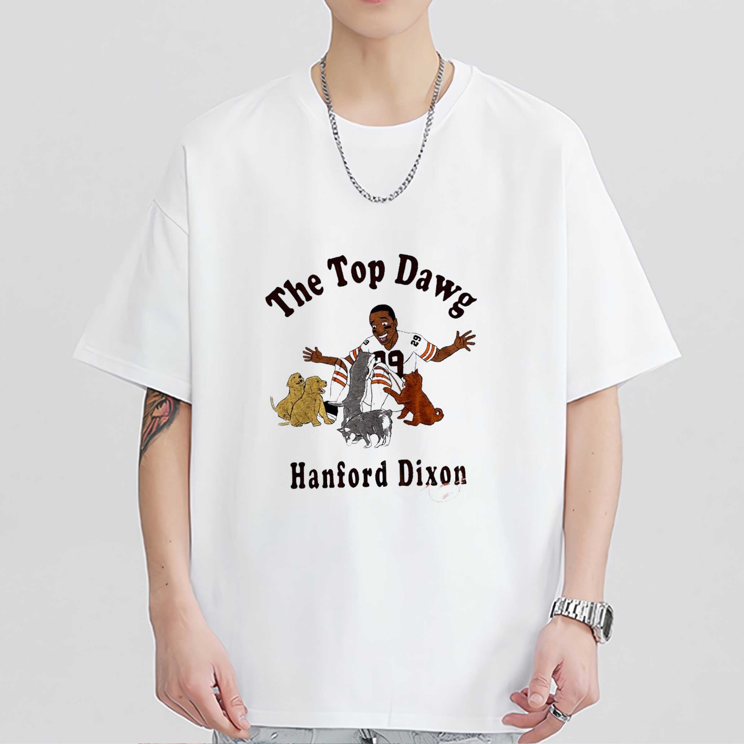 The Top Dawg Cleveland Browns Hanford Dixon playing with puppies Shirt Sweatshirt Hoodie